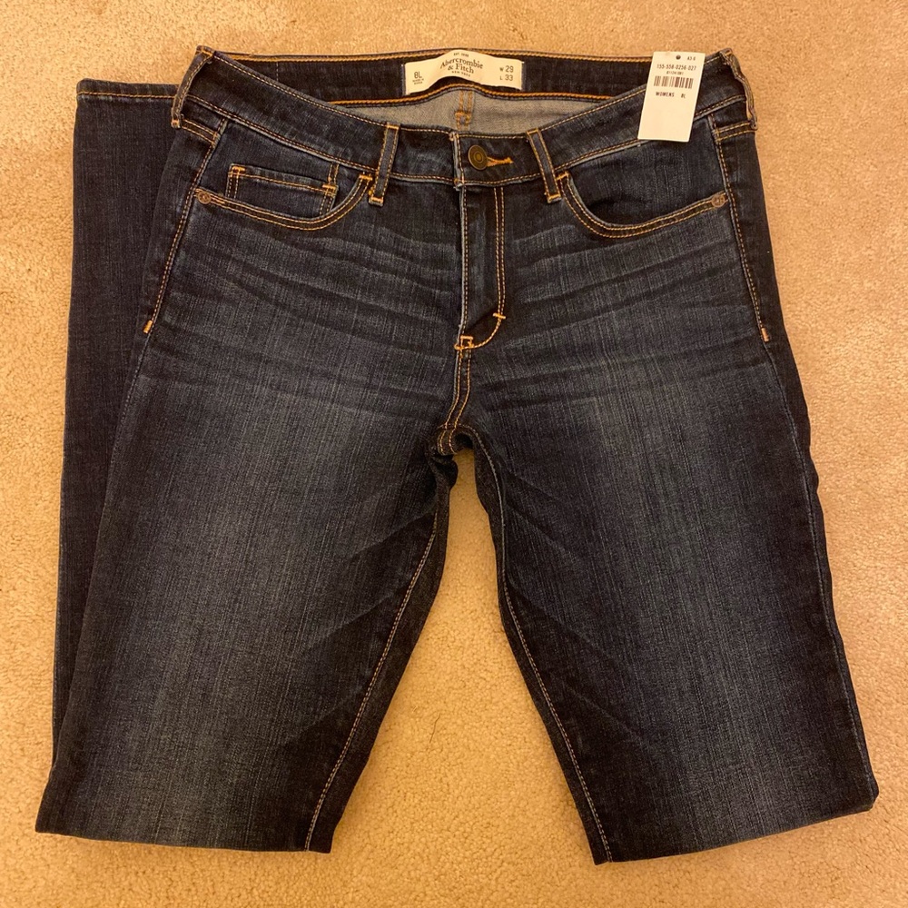 NWT Abercrombie & Fitch Size 8 L - Dark Wash